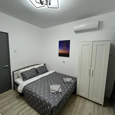 Kjara's Nest Néoi Epivátai